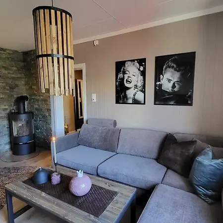 Midt I - Supersentralt Og Gratis Parkering * 드람멘