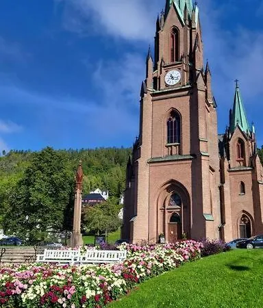 Midt I - Supersentralt Og Gratis Parkering * 드람멘