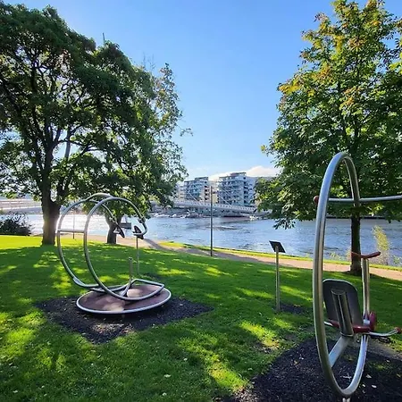 Midt I - Supersentralt Og Gratis Parkering 아파트 드람멘