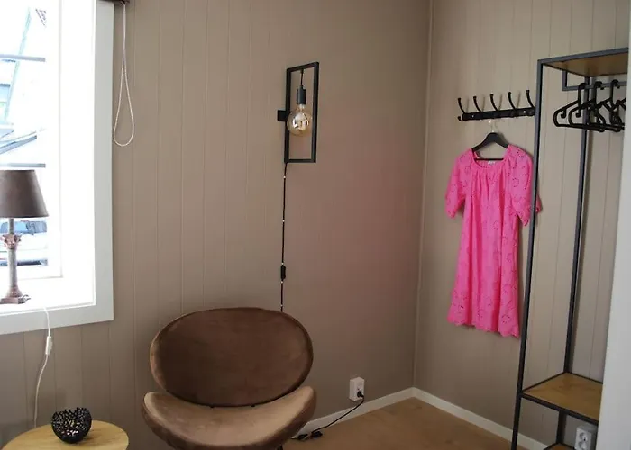 Lägenhet Midt I - Supersentralt Og Gratis Parkering