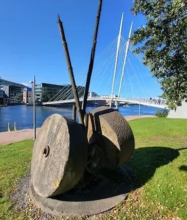 Midt I - Supersentralt Og Gratis Parkering *